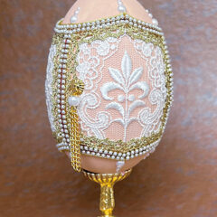 卵で作るアクセサリーケース